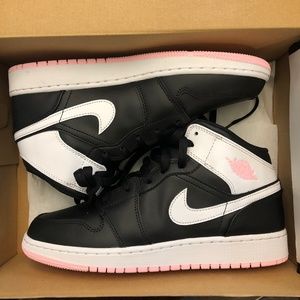 Air Jordan 1 Mid GS 'Arctic Punch'